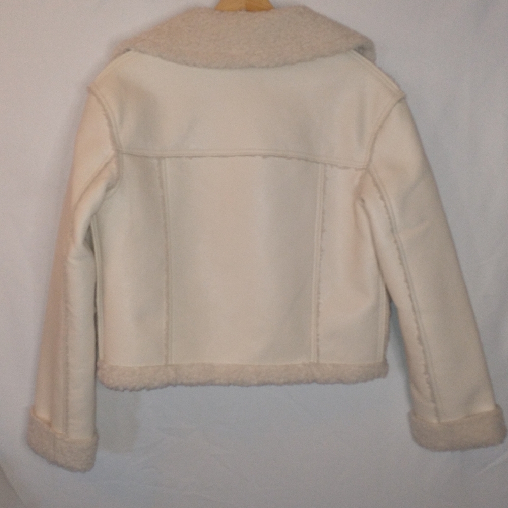NWT Studio Cream Shearling Crop Faux Leather Jacket Medium - Picture 9 of 10